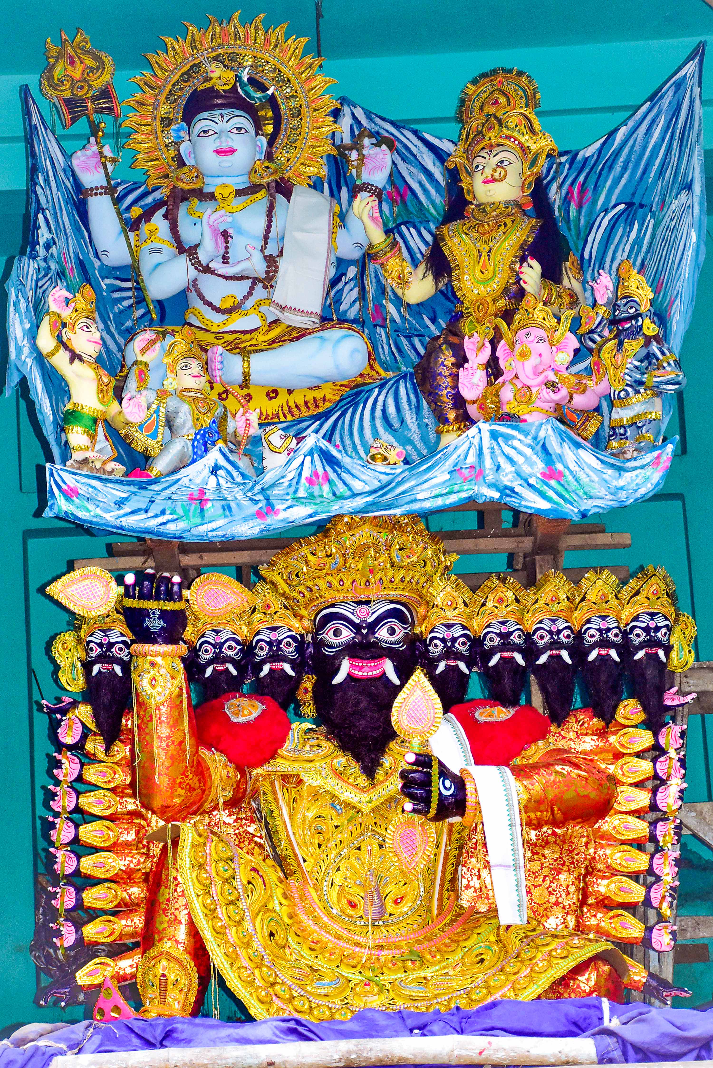 Ten-headed Ravana upholding Kailash Parvat